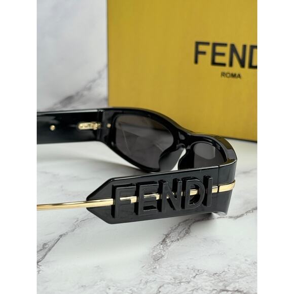 SALE! NEW Fendi FE40120I Fendigraphy Black Shield Sunglasses main image 7